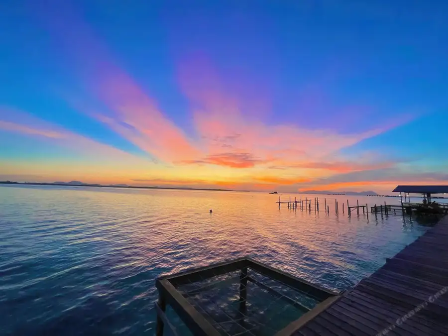 Breathtaking ocean views from the resort deck Dreamy Wave Dwelling Resort